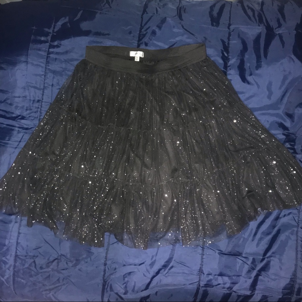 Juniors Black Sparkly Skirt (B12)
